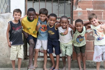Children in Asa Branca. Photo by Sam Faigen